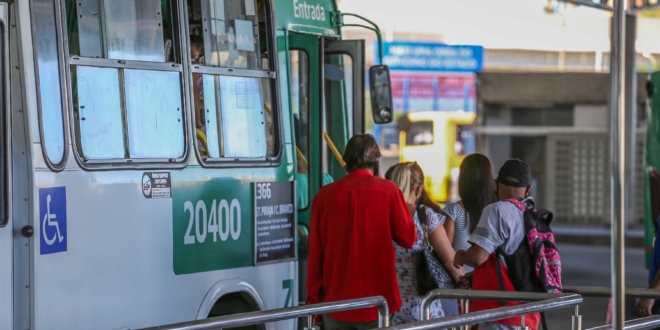 STF mantém gratuidade de passagem para jovens de baixa renda
