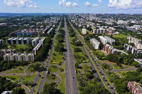 Eixo Rodoviário de Brasília (DF-002), mais conhecido pela alcunha informal de Eixão Norte